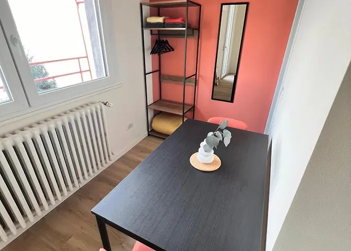 The Balcony On The 2 アパート メナッジョ