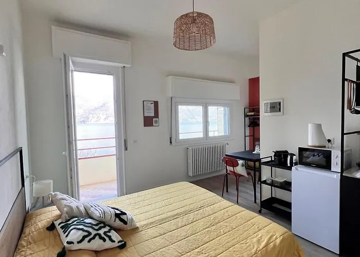 The Balcony On The 2 * メナッジョ